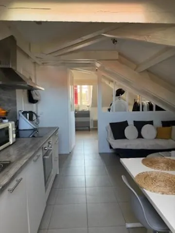 アパート Joli T2 Au Coeur De ビアリッツ